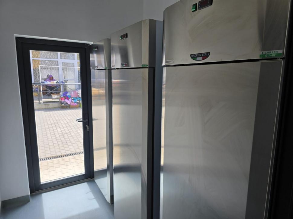 La Pașcani, Primăria a făcut pentru oameni o toaletă publică cu geamuri transparente. Abia după recepție s-au pus folii 992897