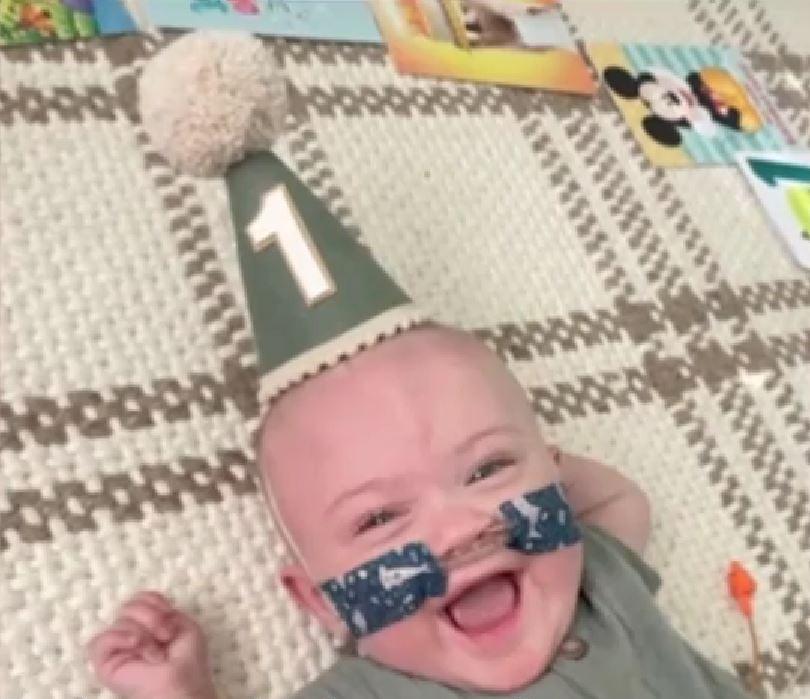 Povestea emoţionantă a celui mai prematur bebeluş din lume. S-a născut la doar 21 de săptămâni, în Iowa 992964