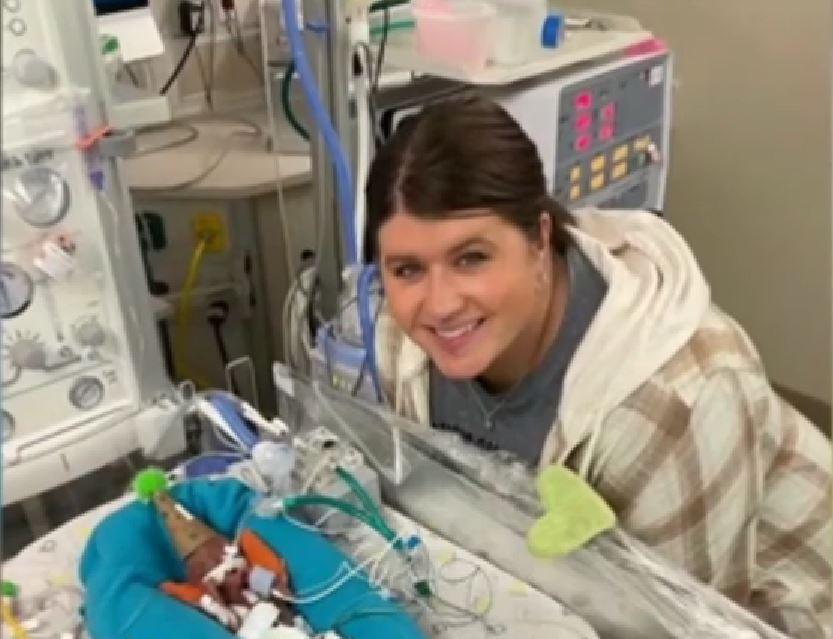Povestea emoţionantă a celui mai prematur bebeluş din lume. S-a născut la doar 21 de săptămâni, în Iowa 992967