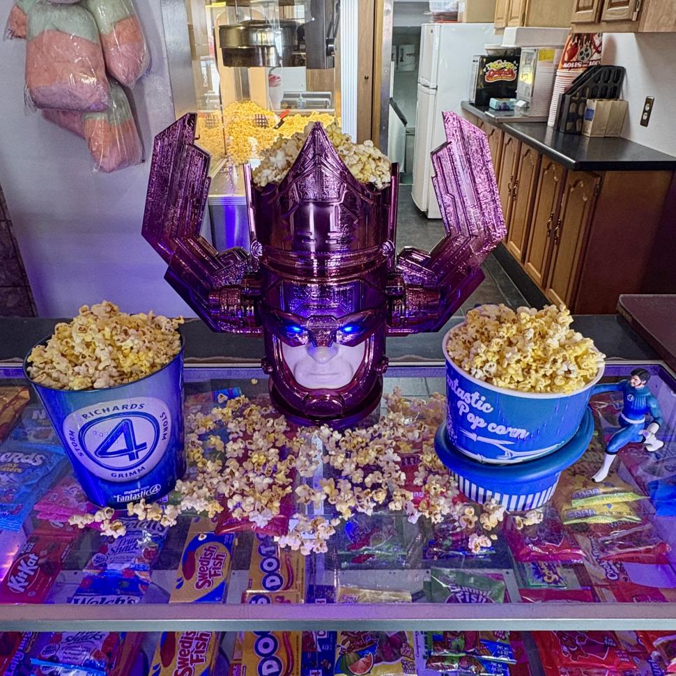 „Găleata” uriașă de popcorn de la Marvel care tocmai a intrat în Cartea Recordurilor: „Costă 80 de dolari şi oamenii mănâncă tot” 993218