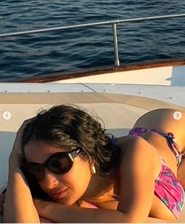 Imagini senzaționale cu Salma Hayek care sărbătorește dansând în bikini. Actrița are 58 de ani 993188