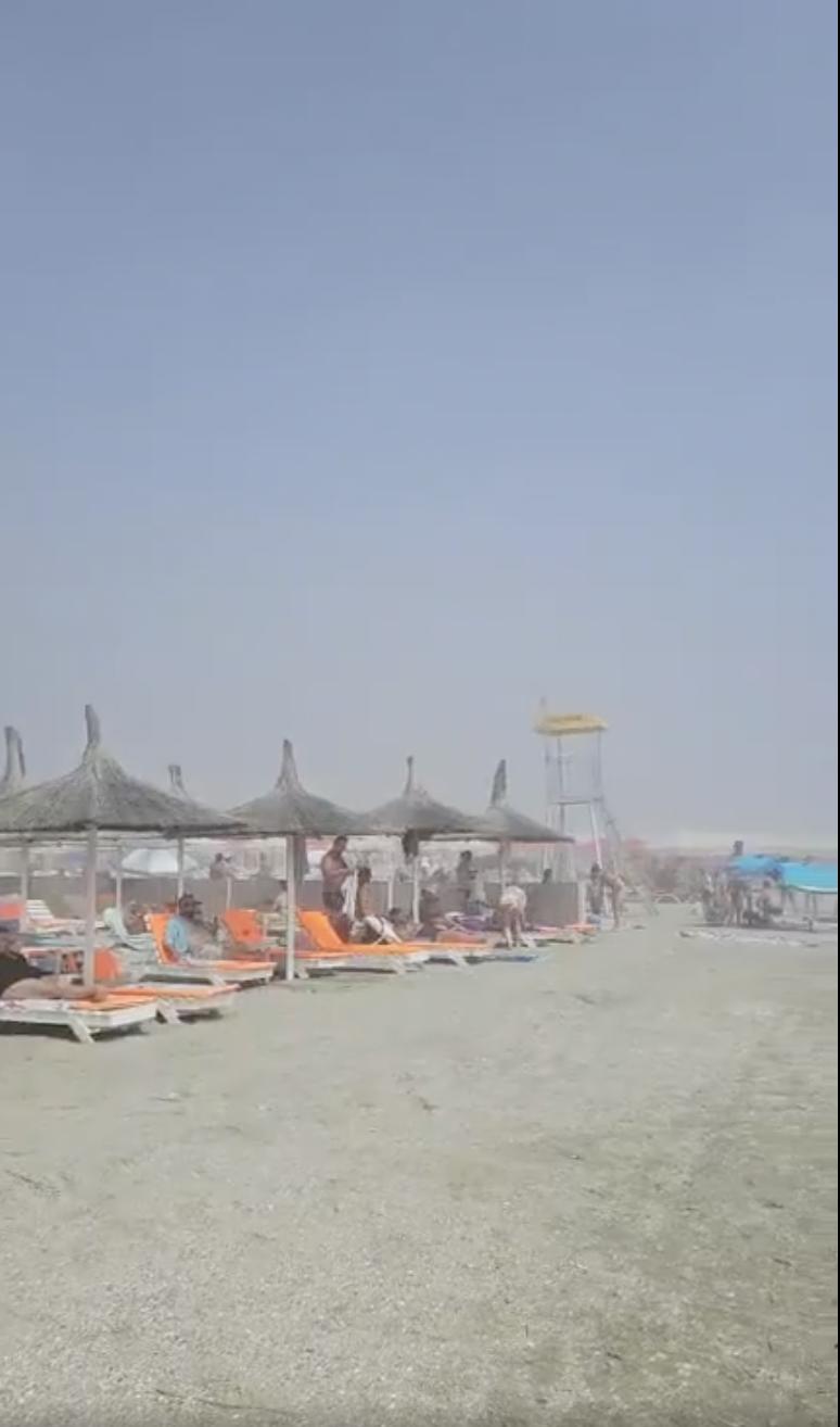 Peisaj de toamnă la mare, în plină vară: Ceața densă a întunecat plaja, ANM a emis alertă meteo. Cum se explică fenomenul ciudat 993151
