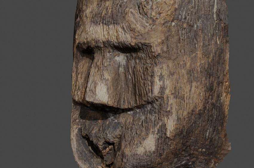 Descoperire uimitoare sub apă: Fața sculptată care a supraviețuit un mileniu. Scafandrii au găsit un chip uman străvechi într-un lac 992444