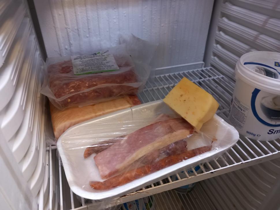 Dezastru pe litoral în plin sezon: ANPC a găsit produse expirate, toalete și saltele murdare. Ce alte nereguli au fost descoperite 993429