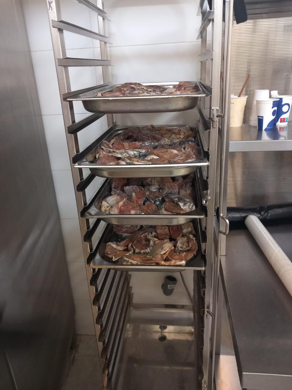 Dezastru pe litoral în plin sezon: ANPC a găsit produse expirate, toalete și saltele murdare. Ce alte nereguli au fost descoperite 993434