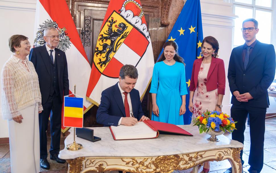 Nicușor Dan și partenera sa au participat la un spectacol de operă în ultima zi a vizitei în Austria. Imagini inedite cu șeful statului 993514