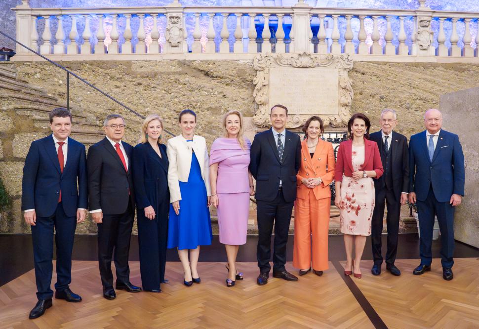 Nicușor Dan și partenera sa au participat la un spectacol de operă în ultima zi a vizitei în Austria. Imagini inedite cu șeful statului 993523