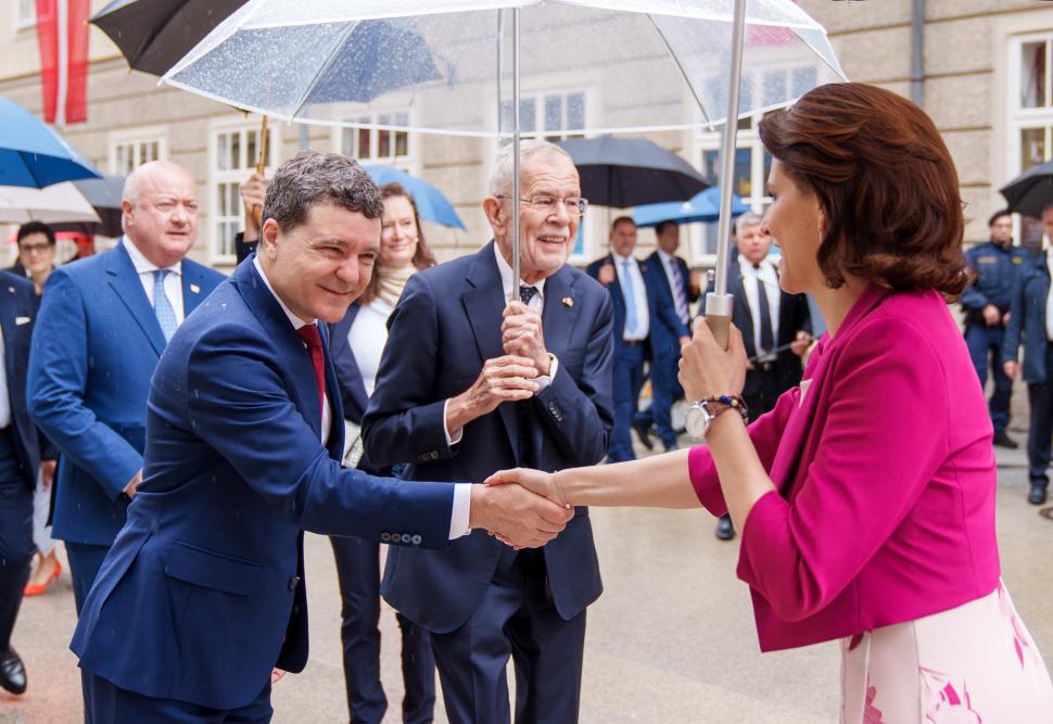 Nicușor Dan și partenera sa au participat la un spectacol de operă în ultima zi a vizitei în Austria. Imagini inedite cu șeful statului 993531