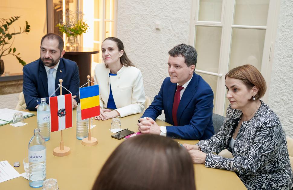 Nicușor Dan și partenera sa au participat la un spectacol de operă în ultima zi a vizitei în Austria. Imagini inedite cu șeful statului 993534