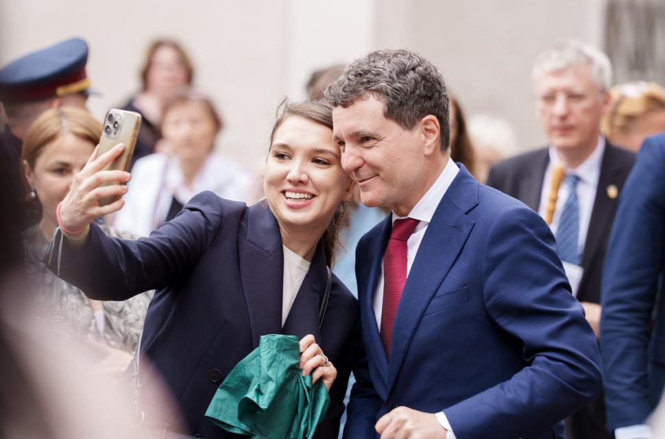 Nicușor Dan și partenera sa au participat la un spectacol de operă în ultima zi a vizitei în Austria. Imagini inedite cu șeful statului 993535