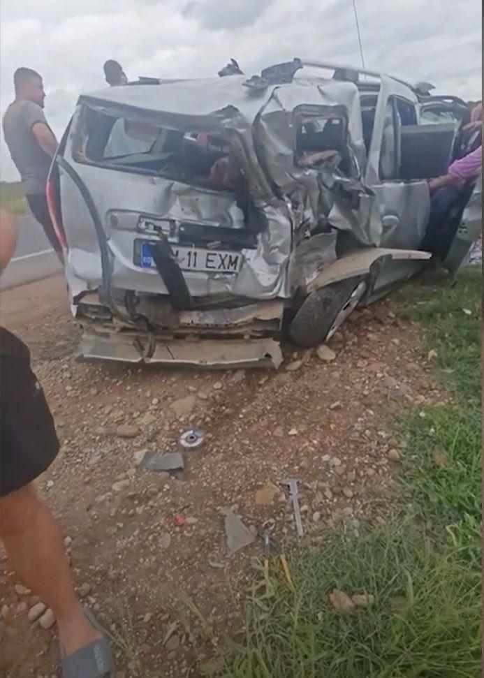 Accident grav în Timiş. O maşină de poliţie s-a răsturnat în timpul unei misiuni, după ce şoferul din faţă a frânat brusc 993954