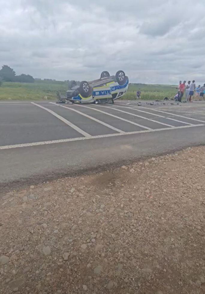 Accident grav în Timiş. O maşină de poliţie s-a răsturnat în timpul unei misiuni, după ce şoferul din faţă a frânat brusc 993967
