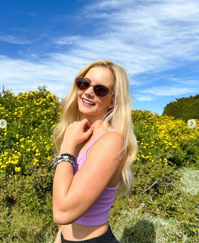 Șoc pentru o tânără care a crezut că face baie în apa „spumoasă și sărată” a mării. După ce a postat filmarea a aflat unde era, de fapt 993741