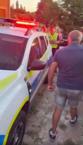 Un poliţist din Caraş-Severin a fost atacat de mai mulţi oameni, după ce a oprit un bărbat beat care conducea un ATV  993816