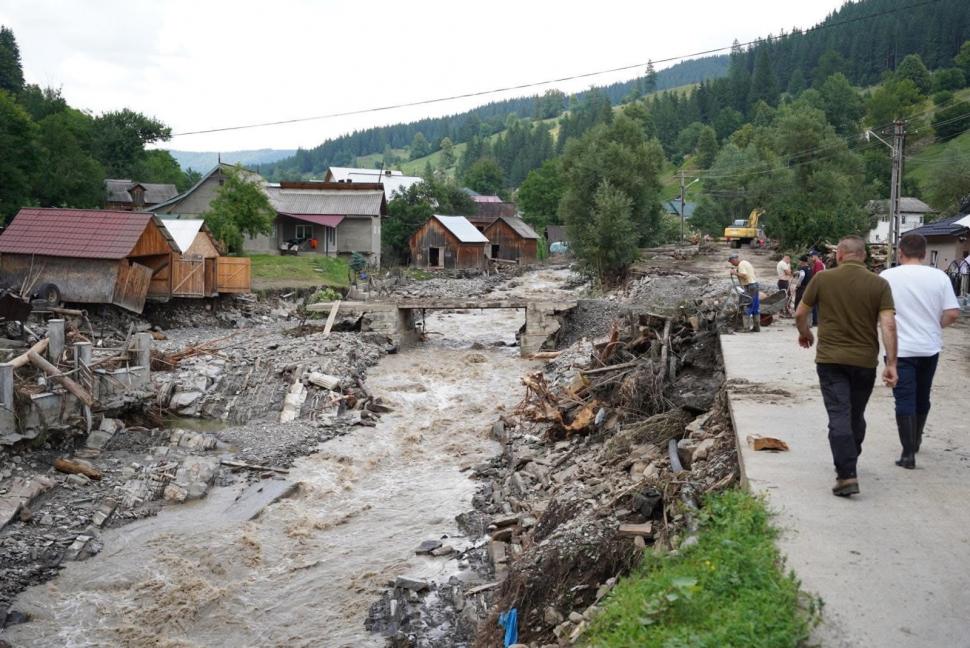 Imagini tulburătoare, care arată cât de violente au fost furtunile din Suceava: case luate cu totul de ape, drumuri și poduri distruse 994148
