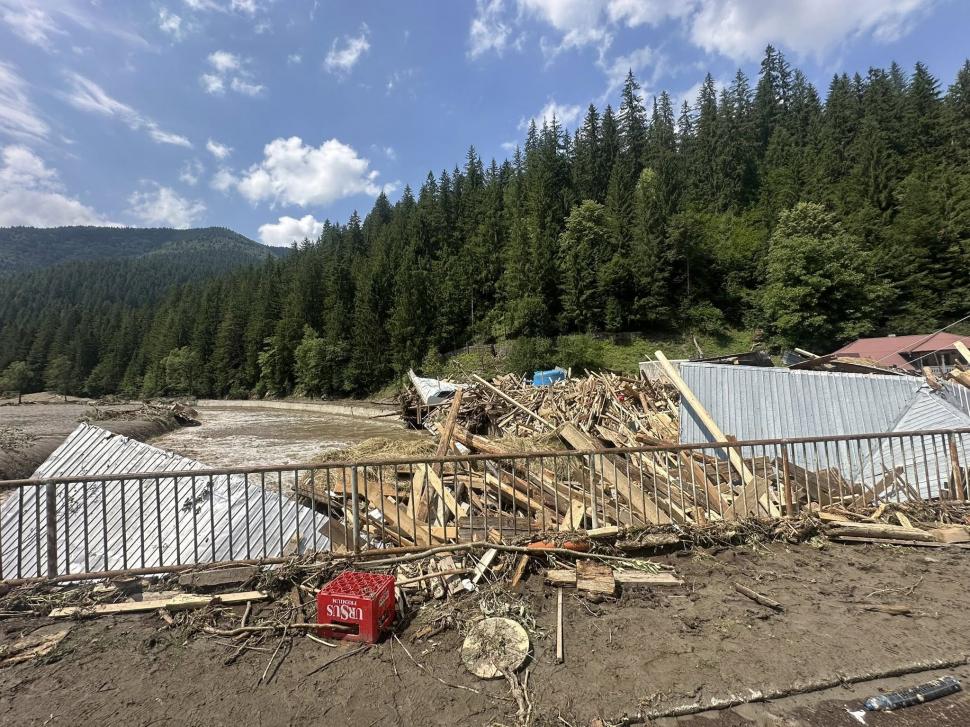 Imagini tulburătoare, care arată cât de violente au fost furtunile din Suceava: case luate cu totul de ape, drumuri și poduri distruse 994151