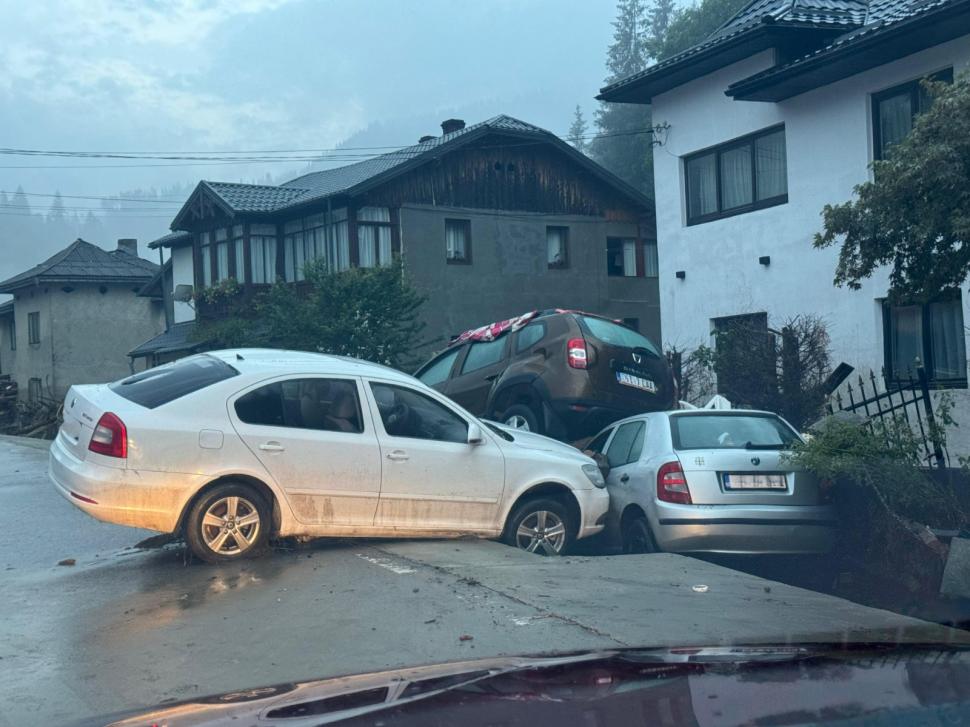 Imagini tulburătoare, care arată cât de violente au fost furtunile din Suceava: case luate cu totul de ape, drumuri și poduri distruse 994161