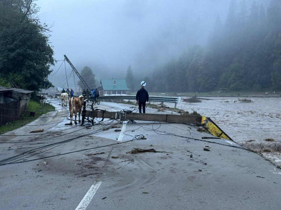 Imagini tulburătoare, care arată cât de violente au fost furtunile din Suceava: case luate cu totul de ape, drumuri și poduri distruse 994169