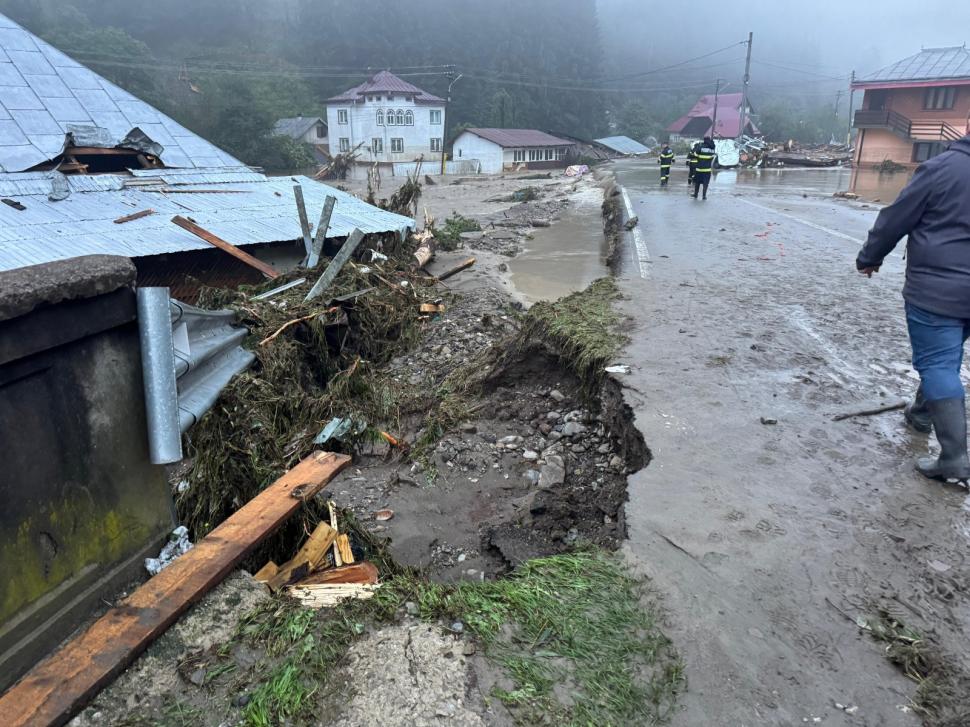 Imagini tulburătoare, care arată cât de violente au fost furtunile din Suceava: case luate cu totul de ape, drumuri și poduri distruse 994170