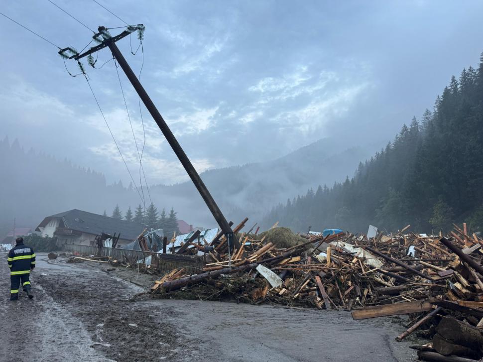 Imagini tulburătoare, care arată cât de violente au fost furtunile din Suceava: case luate cu totul de ape, drumuri și poduri distruse 994171