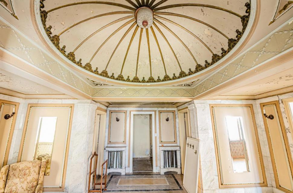 Cum arată pe interior casa veche de 100 de ani a baronului Neuman din Arad, care se vinde cu 2,4 milioane €  994501