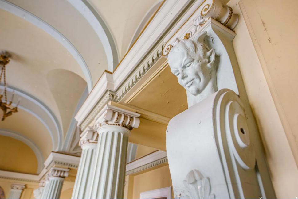 Cum arată pe interior casa veche de 100 de ani a baronului Neuman din Arad, care se vinde cu 2,4 milioane €  994506