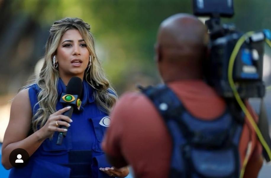 Jurnalistă atacată în plină zi, lângă o secție de poliție din Brazilia. Un motociclist a vrut să-i fure telefonul chiar înainte de live 994595