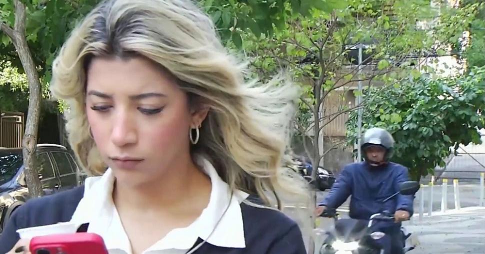 Jurnalistă atacată în plină zi, lângă o secție de poliție din Brazilia. Un motociclist a vrut să-i fure telefonul chiar înainte de live 994603