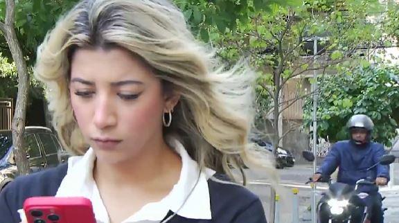 Jurnalistă atacată în plină zi, lângă o secție de poliție din Brazilia. Un motociclist a vrut să-i fure telefonul chiar înainte de live 994610