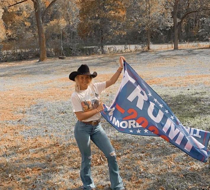 O profesoară de liceu a provocat un scandal uriaș după ce s-a aflat ce i-a trimis pe telefon unui elev. Cazul a ajuns în instanță 994575