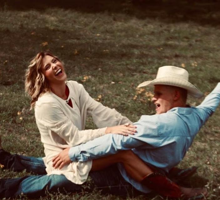 O profesoară de liceu a provocat un scandal uriaș după ce s-a aflat ce i-a trimis pe telefon unui elev. Cazul a ajuns în instanță 994576