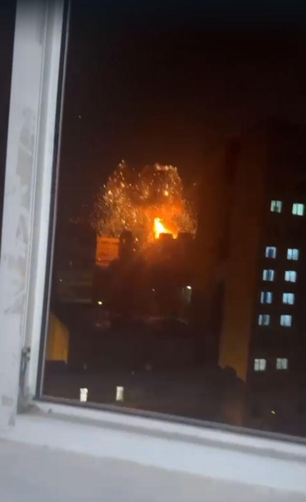 Atac cu drone și rachete rusești asupra Kievului: 6 morți, inclusiv un copil, 52 de răniți şi mai multe persoane prinse sub dărâmături 994776