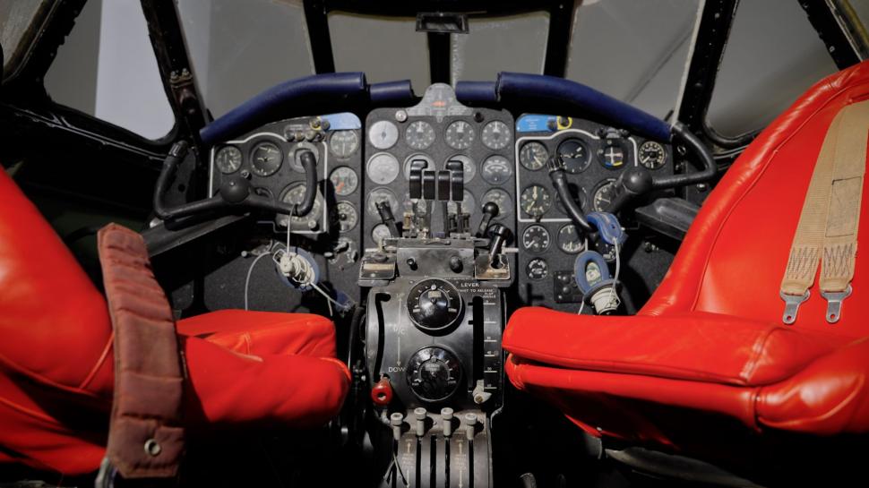 Primul avion de pasageri din lume a fost o capcană mortală luxoasă. Imagini inedite dintr-un DH106 994698