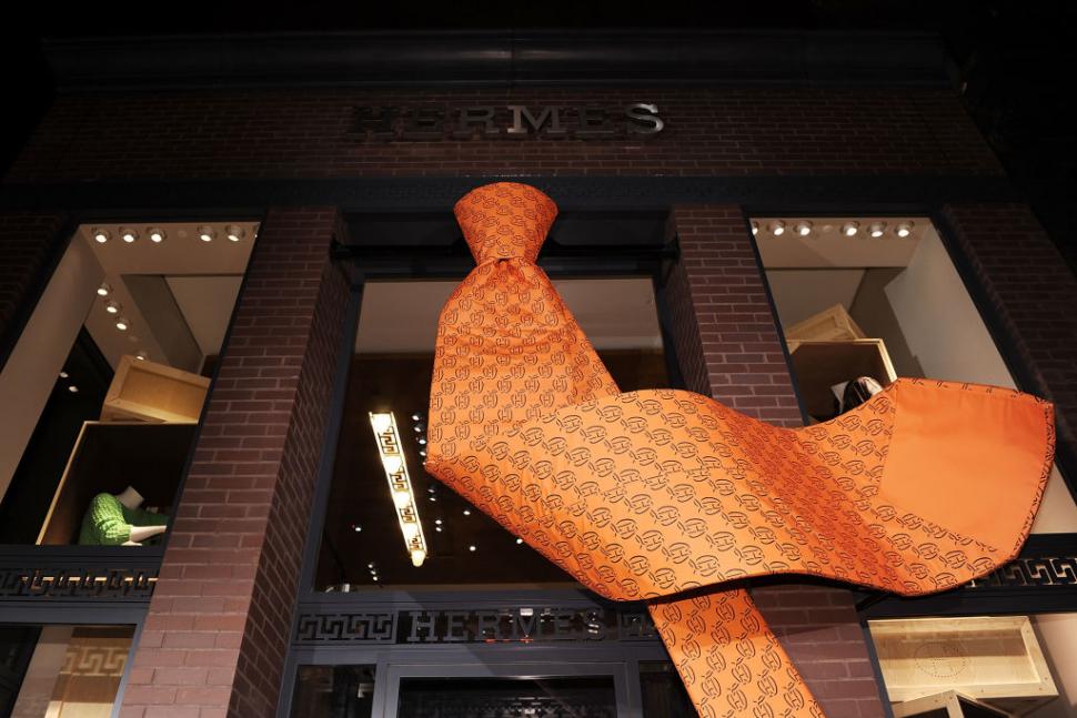 Un moștenitor al familiei Hermès și-a pierdut acțiunile în valoare de 14 miliarde de euro, spune directorul general al companiei de lux 994847