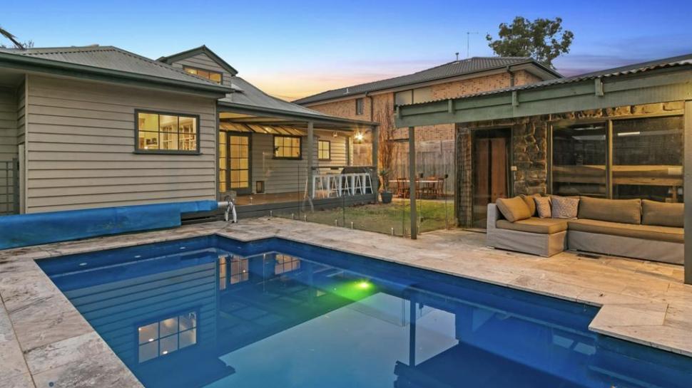 Ce a făcut ca această căsuță să devină irezistibilă pentru un tânăr cuplu care a cumpărat-o cu aproape 1,5 milioane de dolari 995397