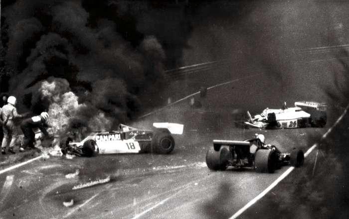 Formula 1: Cum a supraviețuit Niki Lauda accidentului teribil de pe Nürburgring. „Te lupți cu creierul tău. Spui: trebuie să rezist” 994563