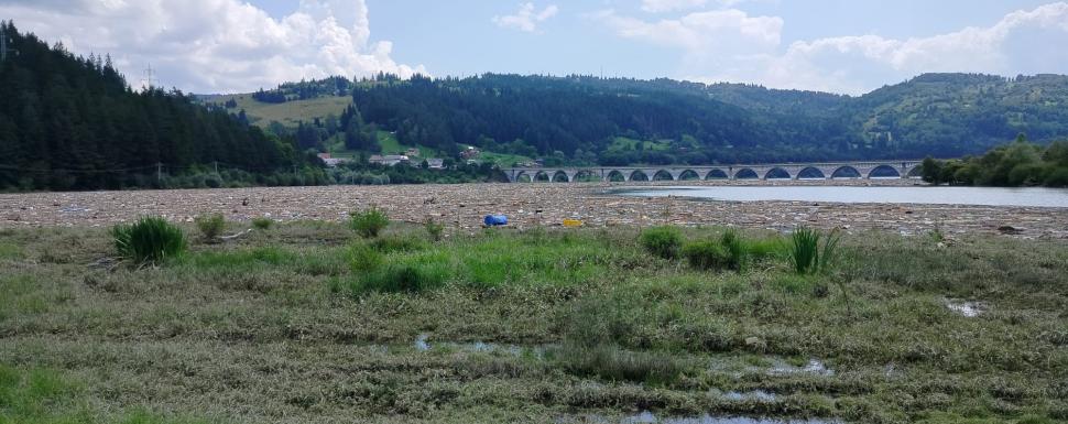 CJSU Neamţ a declarat stare de alertă în comuna Borca din cauza deşeurilor aduse de viituri 996004