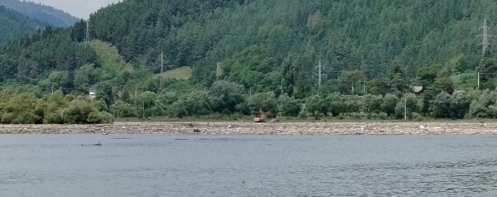 CJSU Neamţ a declarat stare de alertă în comuna Borca din cauza deşeurilor aduse de viituri 996006