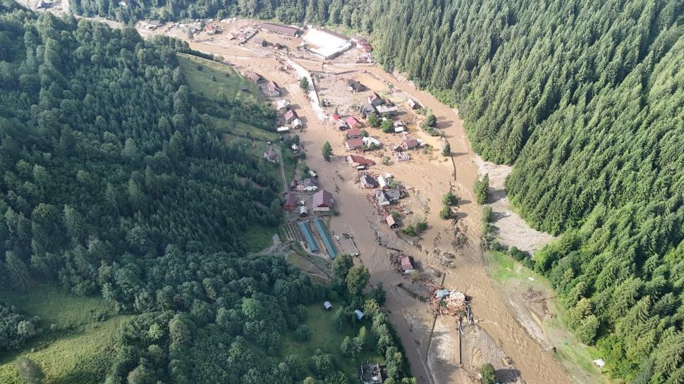 CJSU Neamţ a declarat stare de alertă în comuna Borca din cauza deşeurilor aduse de viituri 996015