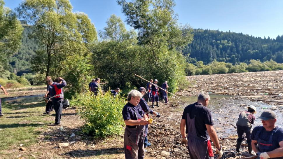 Guvernul pregătește al treilea pachet de sprijin pentru victimele inundațiilor din Neamț și Suceava 995848