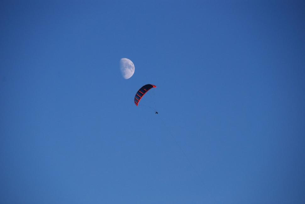 Țara din Europa unde zmeie uriaşe sunt folosite pentru a produce electricitate: Acționează ca un „yo-yo sau ca o mulinetă de pescuit” 995824