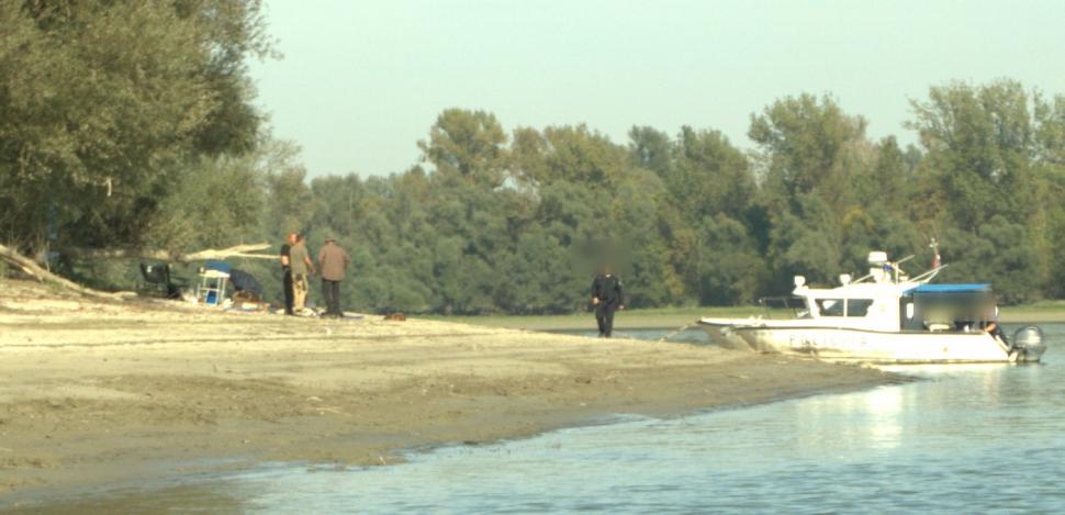 Un tânăr a găsit pe malul Dunării un teren nerevendicat și și-a făcut propria țară. Are steag, guvern, monedă și 400 de cetățeni 995715