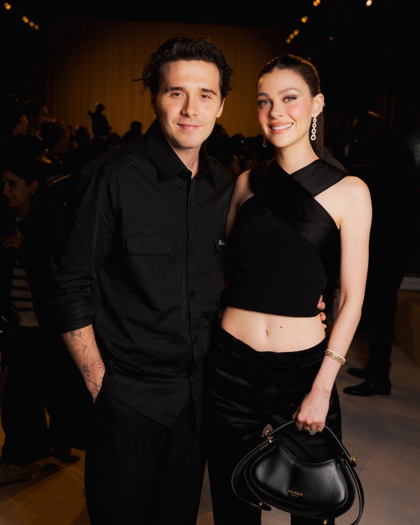 Brooklyn Beckham și Nicola Peltz şi-au reînnoit jurămintele de căsătorie. Tensiunile cu David și Victoria par să fie tot mai mari 996100