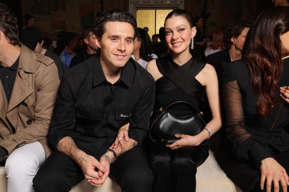 Brooklyn Beckham și Nicola Peltz şi-au reînnoit jurămintele de căsătorie. Tensiunile cu David și Victoria par să fie tot mai mari 996101