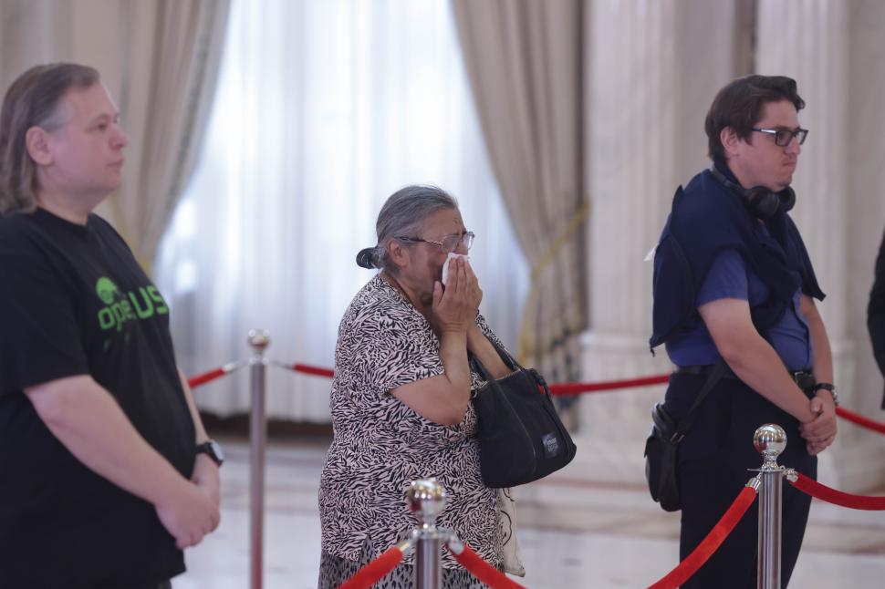 Ion Iliescu, condus pe ultimul drum. Fostul președinte a fost înmormântat cu onoruri la Cimitirul Ghencea III 996742