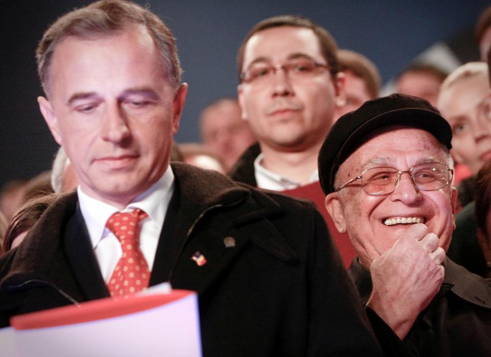 Imagini antologice cu Ion Iliescu. Cele mai spectaculoase fotografii, intrate în istorie 996285