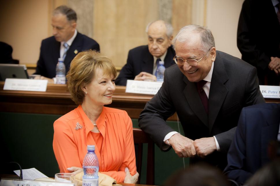 Imagini antologice cu Ion Iliescu. Cele mai spectaculoase fotografii, intrate în istorie 996301