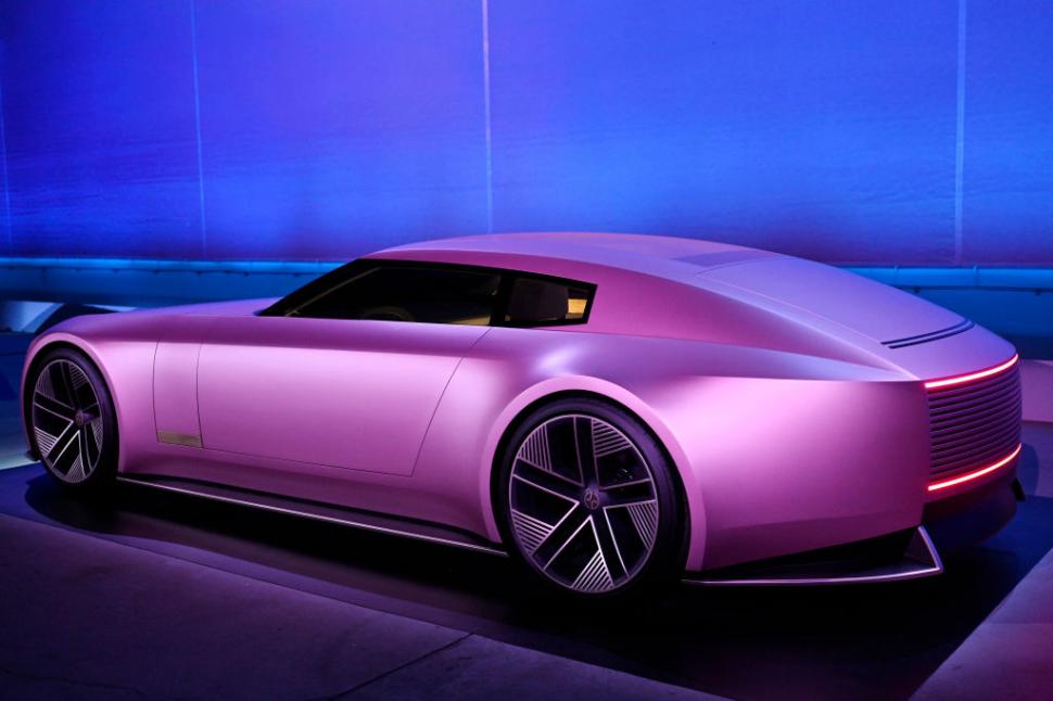 Trump a atacat compania Jaguar: „Tulburare absolută, reclamă stupidă și woke, un dezastru total!” 996067