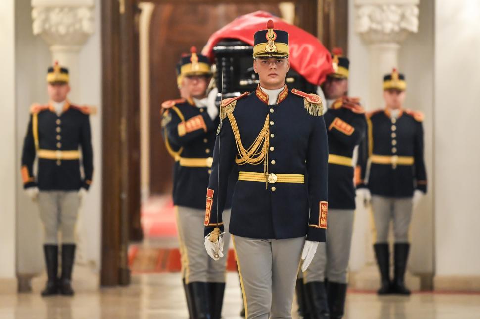 Imagini de la catafalcul lui Ion Iliescu. După 21 de ani, fostul președinte s-a întors la Cotroceni 996484