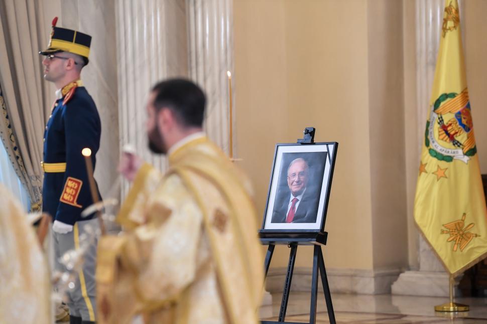 Imagini de la catafalcul lui Ion Iliescu. După 21 de ani, fostul președinte s-a întors la Cotroceni 996490